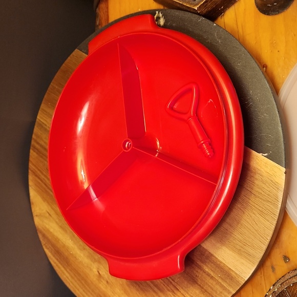 Tupperware Red Suzette with Hande & Lid - Picture 2 of 8